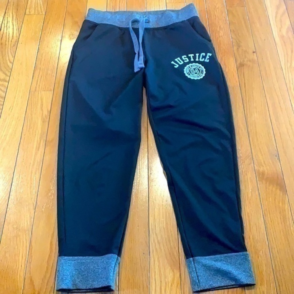Justice Crop Cropped Athletic Pants
Girls Size 10 Logo Black & Gray